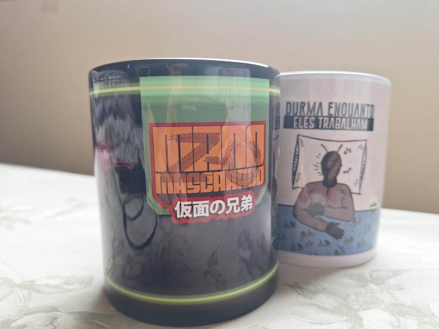 Caneca "Gafanhotos" - Mano Mascarado: Z-O